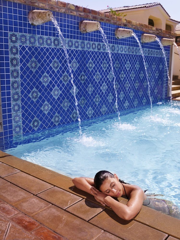 Girl_in_Pool_final