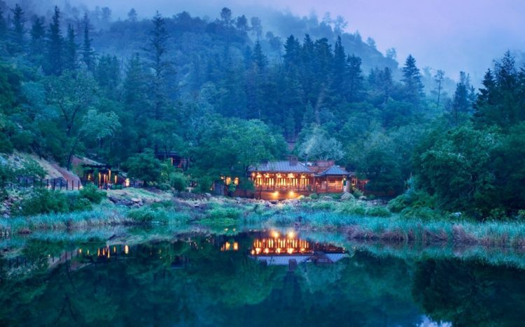 The Lakehouse Restaurant