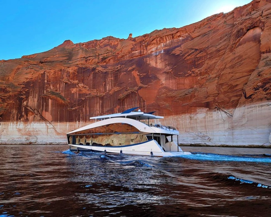 Luxury Houseboat by Bravada Yachts Calls Lake Powell Home